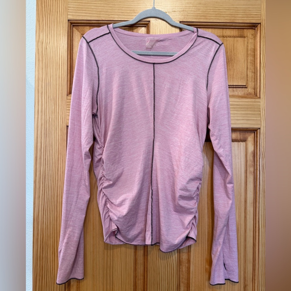 FP Movement x HATCH Right on Run layer top with thumb holes